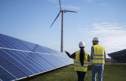 Ecuador impulsa proyectos de energía renovable para ampliar el sistema eléctrico nacional
