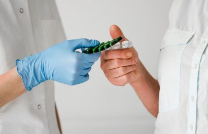 Ecuador lanza una iniciativa de donación de medicinas oncológicas para combatir la escasez