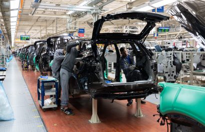 Ecuador rebaja un 10% los aranceles a vehículos importados de Estados Unidos.