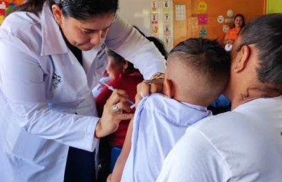 Ecuador reduce contagios de tosferina aunque fallecimientos suman 15 en 2025