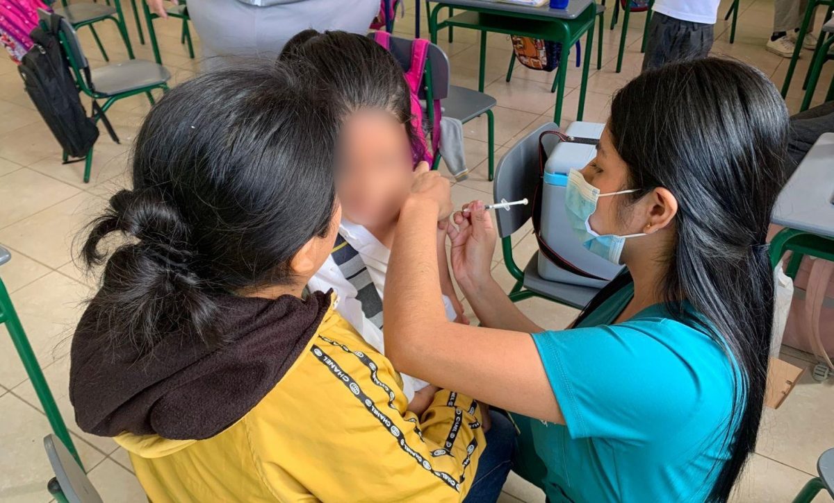 Ecuador refuerza inmunización infantil con vacunación masiva este 1 de junio por el Día del Niño
