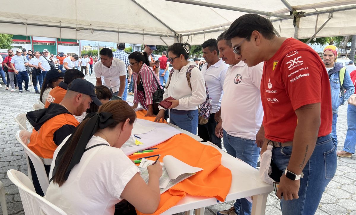 Más de 1.000 personas inscritas acudieron la mañana de este lunes, al coliseo La California donde se realizó el evento del inicio del programa.