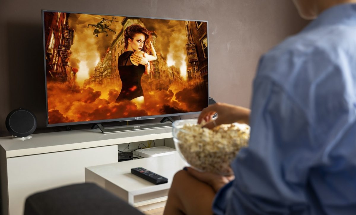 Ecuatorianos en EE.UU. usan dispositivos como Roku para ver Caso Cerrado, novelas de Telemundo, peleas de la UFC y más.