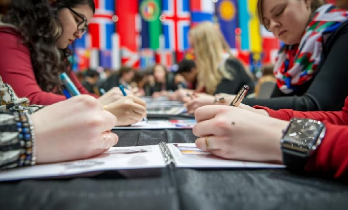 Ecuatorianos podrán aplicar a becas Chevening para estudios de posgrado en Reino Unido