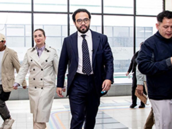 Edgar Lama, presidente del Consejo Directivo del IESS, recorrió el Hospital General Riobamba y el dispensario Penipe. (IESS)