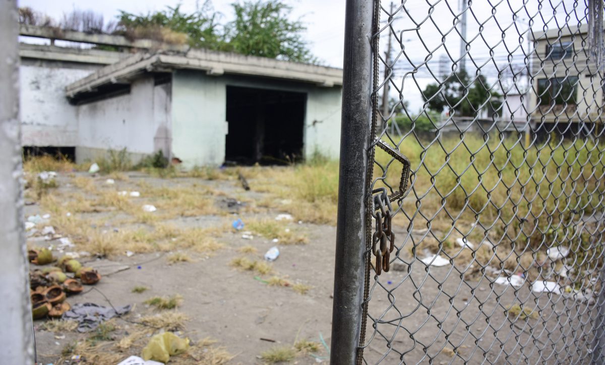 Edificio del MAG en Portoviejo nuevamente ocupado por personas de la calle