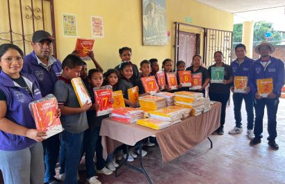 Educación en Zona 4: Más de 200 mil estudiantes reciben kits escolares y conectividad mejora