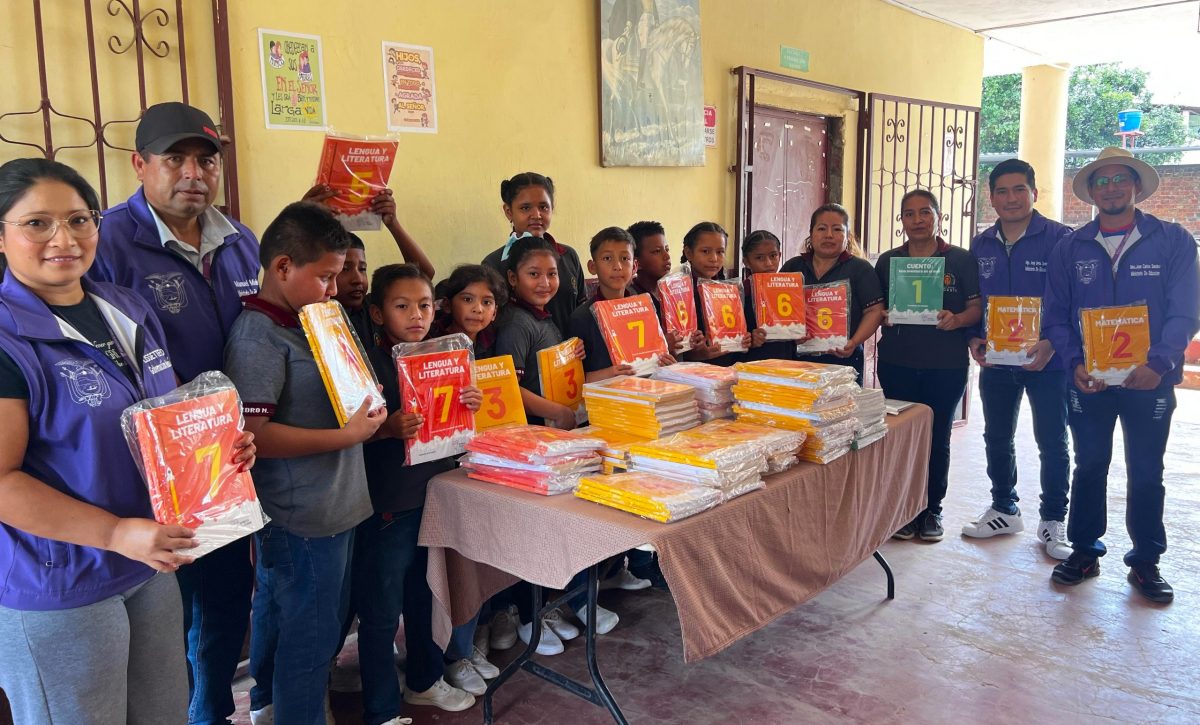 Educación en Zona 4: Más de 200 mil estudiantes reciben kits escolares y conectividad mejora