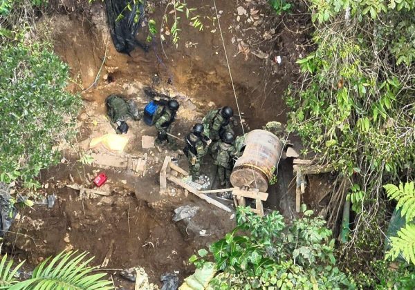 Ejército de Ecuador recupera sectores de Imbabura tomados por minería ilegal