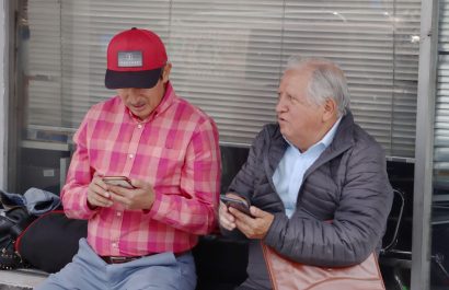 El Banco del Instituto Ecuatoriano de Seguridad Social (Biess) invierte 50 millones de dólares en bonos para maestros jubilados.
