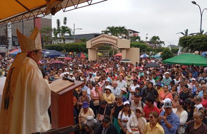 El Carmen celebra la tradicional procesión de la Virgen del Carmen con gran afluencia de devotos