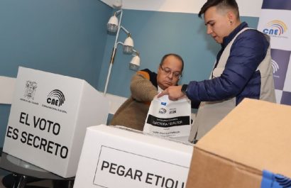El Consejo Nacional Electoral (CNE) informó que 929 personas enfrentan multas por fotografiar el voto electoral