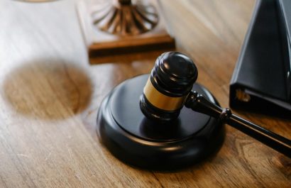 El Consejo de la Judicatura de rechaza intimidación con explosivo ejercida en contra de un juez del cantón Machala, El Oro. (Pexels).