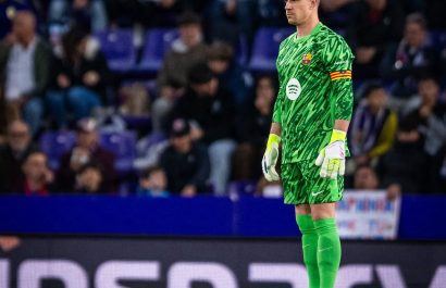 El FC Barcelona retira "temporalmente" la capitanía a Marc-André ter Stegen tras abrirle un expediente