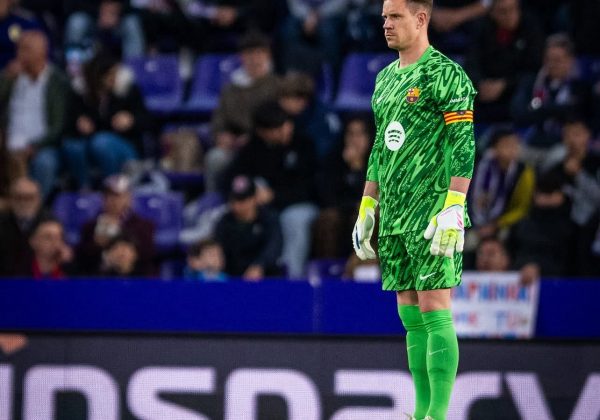 El FC Barcelona retira "temporalmente" la capitanía a Marc-André ter Stegen tras abrirle un expediente