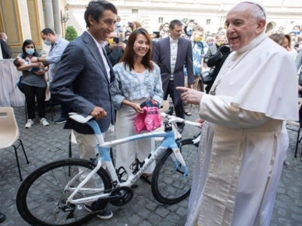 El Giro de Italia dedicará su etapa final, el 1 de junio, al Papa Francisco, fallecido el 21 de abril a los 88 años de edad
