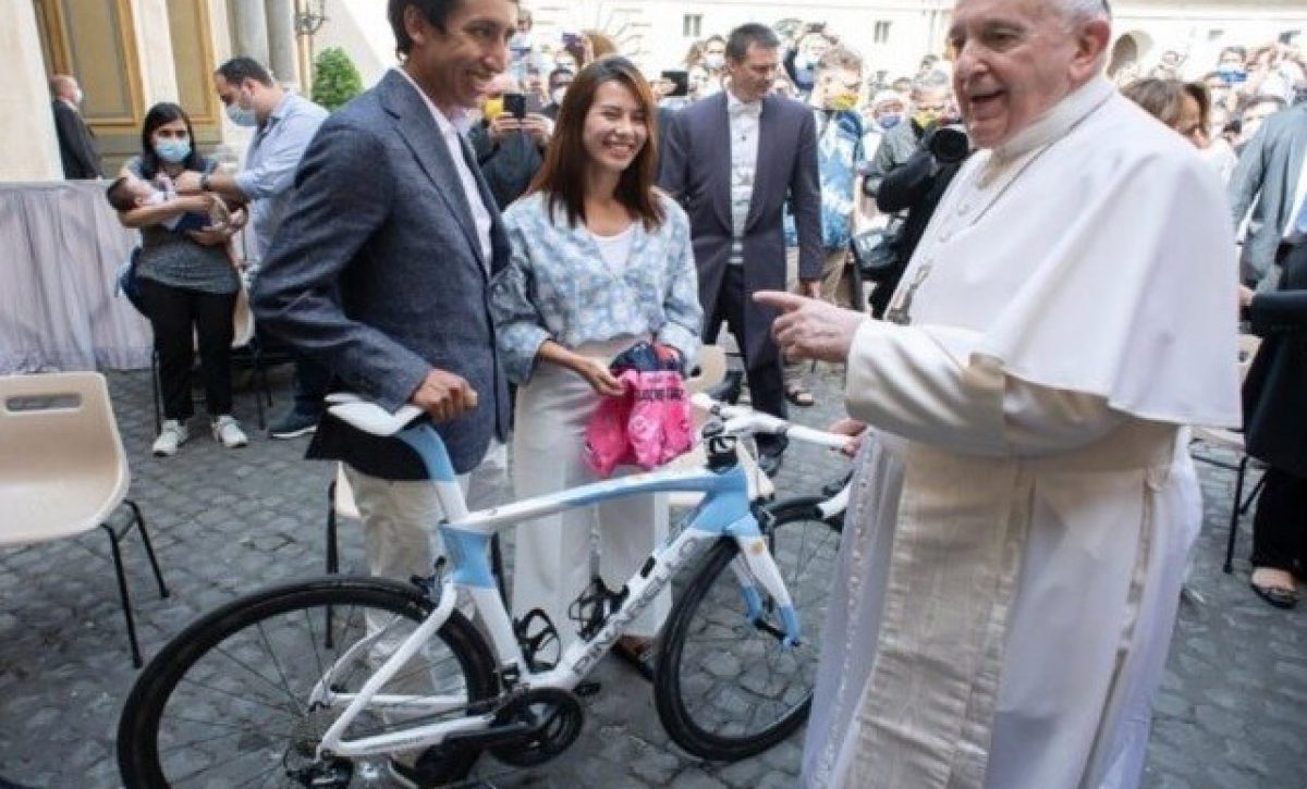 El Giro de Italia dedicará su etapa final, el 1 de junio, al Papa Francisco, fallecido el 21 de abril a los 88 años de edad