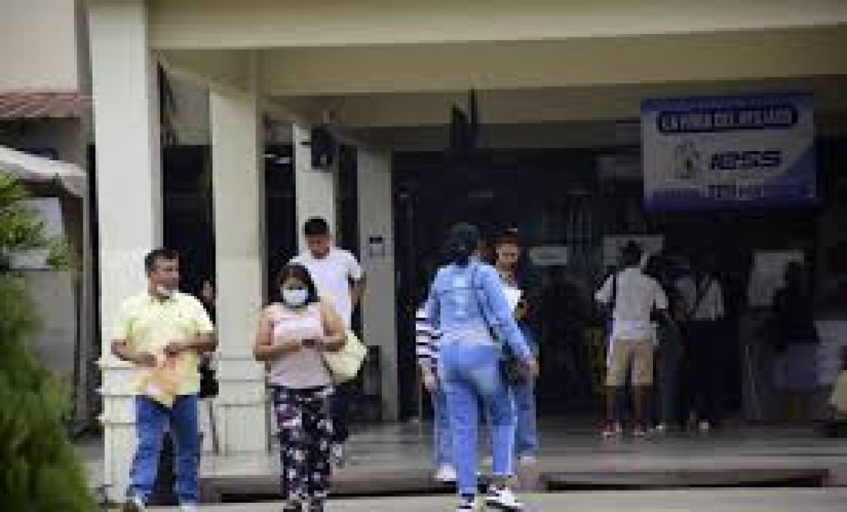 El Gobierno anunció controles más estrictos y la compra centralizada de medicamentos para frenar el robo y garantizar el abastecimiento en hospitales.