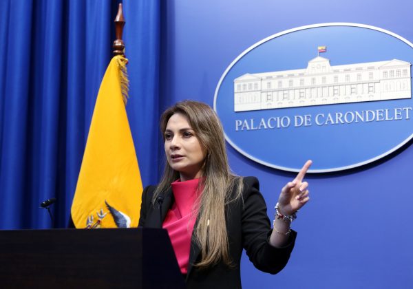 El Gobierno de Ecuador anuncia controles masivos para frenar la evasión fiscal en la compra y venta de acciones