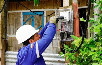 El Gobierno de Ecuador estudia focalizar subsidio eléctrico de la tarifa de la dignidad con apoyo del Banco Mundial. (Cnel).