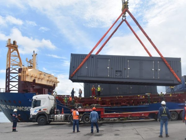 El Gobierno impulsa la Central Térmica Esmeraldas III con nuevos equipos.