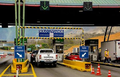 El Gobierno intervendrá la vía Portoviejo-Manta con cerca de 3 millones de dólares después de la suspensión del peaje.