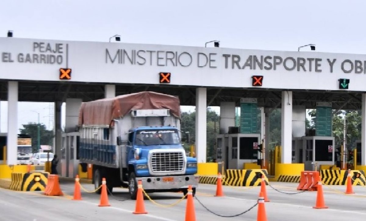 El Gobierno nacional suspendió este martes 9 de abril el cobro en los peajes El Garrido y La Avanzada, en la provincia de El Oro.