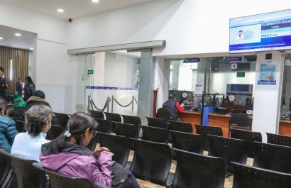 El IESS reporta 13.524 jóvenes de entre 15 a 24 años afiliados, lo cual representa aportes por 6.9 millones de dólares. (API).
