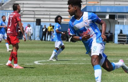 El Manta FC logró una sufrida victoria por 2-1 ante Mushuc Runa  en el estadio Jocay.