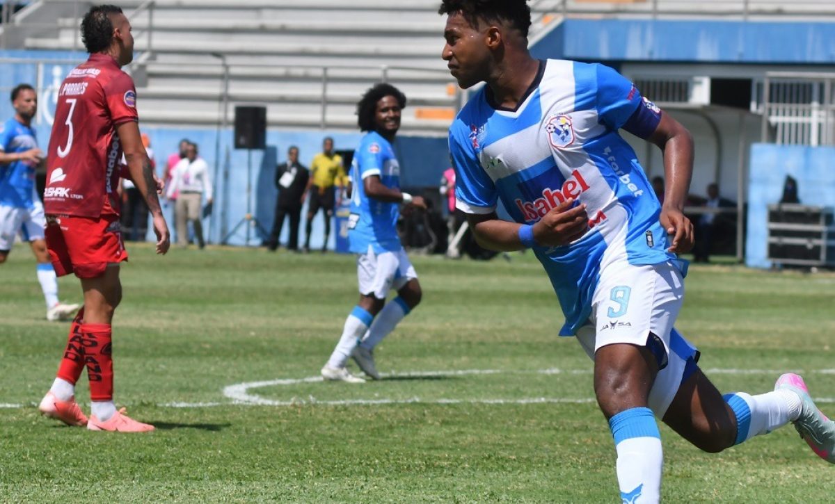 El Manta FC logró una sufrida victoria por 2-1 ante Mushuc Runa  en el estadio Jocay.