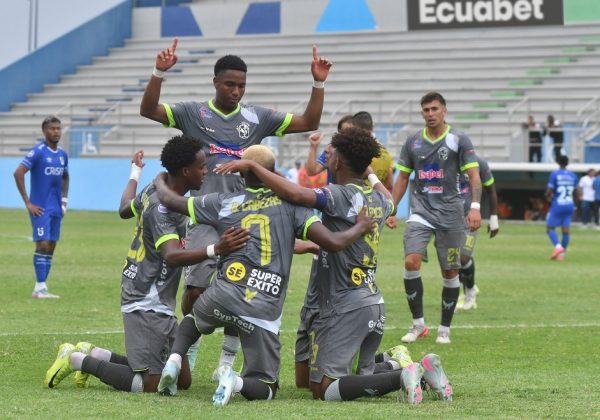 El Manta FC se impuso 4-2 a Universidad Católica este sábado en el estadio Jocay, en Manta. El encuentro correspondía a la fecha 20 de la Liga Ecuabet