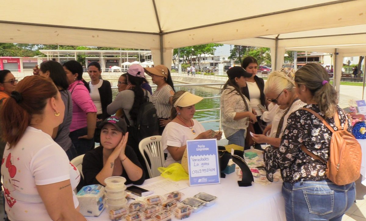 El Ministerio de Desarrollo Humano celebra el Mes de la Juventud en Portoviejo con brigada social y emprendimientos
