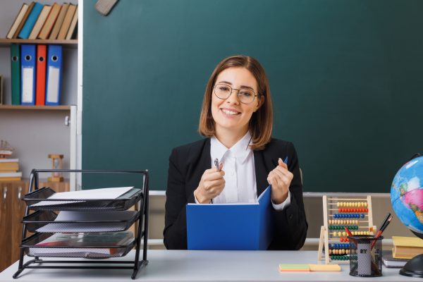 El Ministerio de Educación te busca para cubrir 1.000 plazas en Bachillerato Técnico e Inglés
