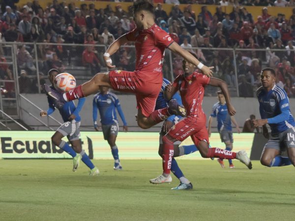 El Nacional vence 2-0 a Emelec y los azules están en el penúltimo puesto