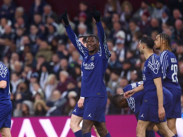 El PSG sufrió con el Aston Villa pero clasificó a las semifinales de la Champions League