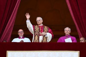 El Papa León XIV idiomas que habla y su formación académica