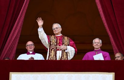 El Papa León XIV idiomas que habla y su formación académica