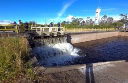 El agua vuelve a los barrios del sur de Quito: el restablecimiento total será progresivo