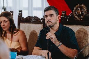 El alcalde de Guayaquil, Aquiles Alvarez en una sesión. FOTO: @aquilesalvarez