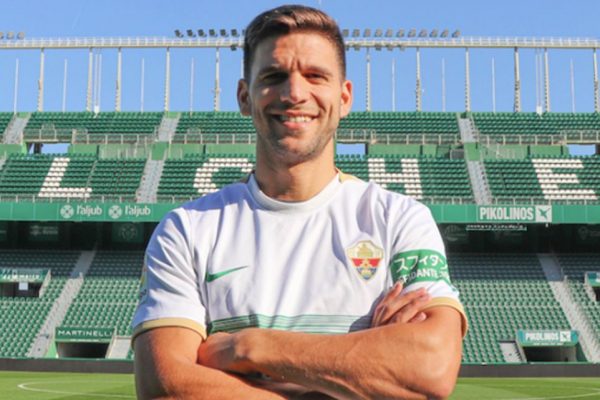 El defensa argentino Lisandro Magallán, que jugó en varios países.