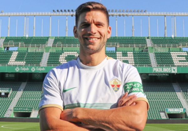 El defensa argentino Lisandro Magallán, que jugó en varios países.