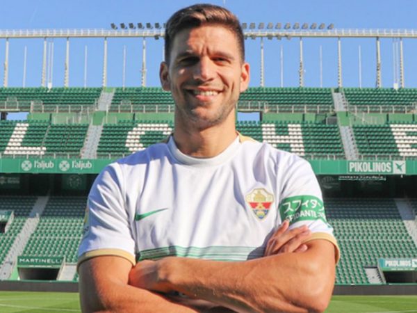 El defensa argentino Lisandro Magallán, que jugó en varios países.