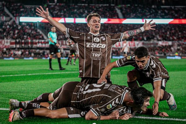 El arquero nacionalizado ecuatoriano Hernán Galíndez y su equipo, Huracán, cayeron 1-0 frente a Platense en la final del campeonato apertura argentino.