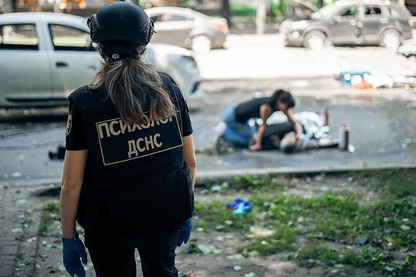 El bombardeo, que dejó decenas de heridos, afectó la avenida Shevchenko