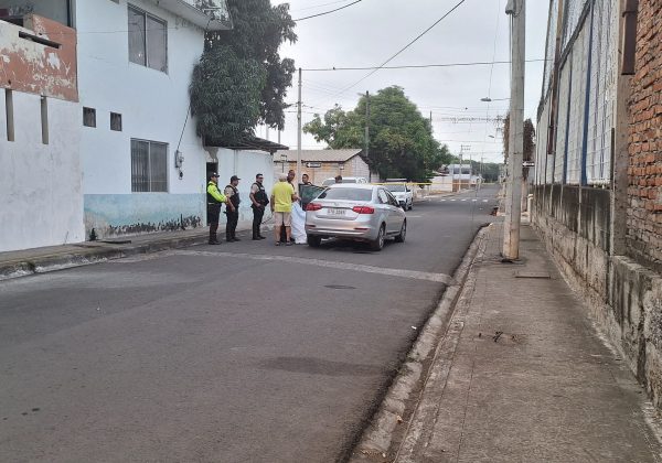 El carro en el que se movilizaba Gonzalo Zamora fue interceptado por los sicarios.