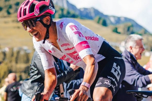 El ciclista ecuatoriano Richard Carapaz confirmó su participación en el Giro de Rigo 2025, que se celebrará por primera vez en las calles de Quito.