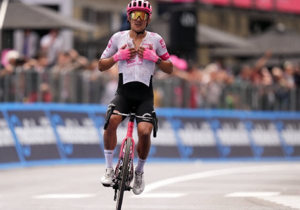 El ciclista ecuatoriano Richard Carapaz se impuso en la etapa 11 del Giro de Italia 2025, disputada este miércoles en una jornada de media montaña.