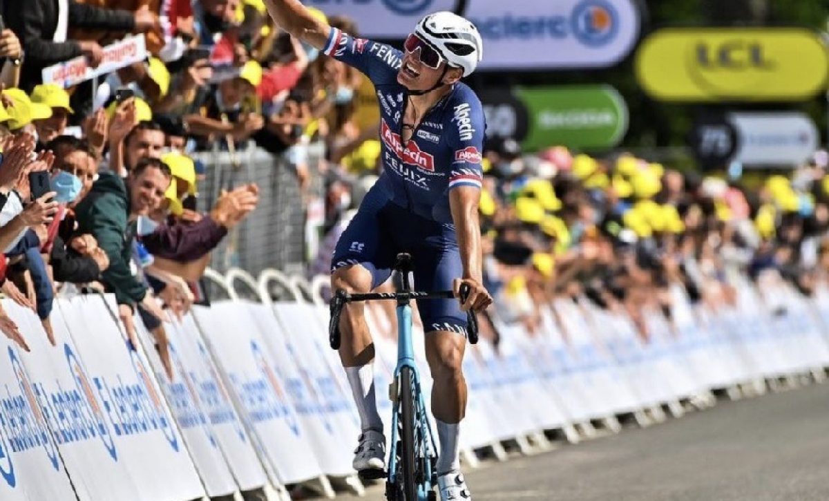El ciclista neerlandés Mathieu van der Poel abandonó el Tour de Francia 2025 tras ser diagnosticado con neumonía.