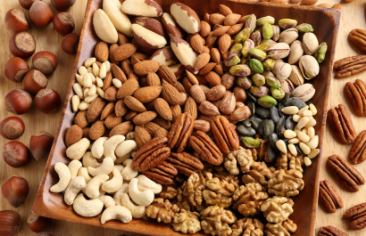 El consumo de frutos secos se asocia con una mejor función cognitiva y una microbiota intestinal más diversa