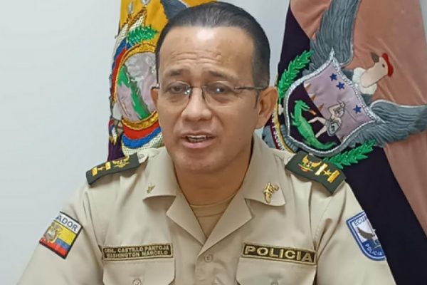 El coronel Marcelo Castillo, jefe policial de Daule, y un agente del Grupo de Intervención y Rescate (GIR) resultaron heridos.